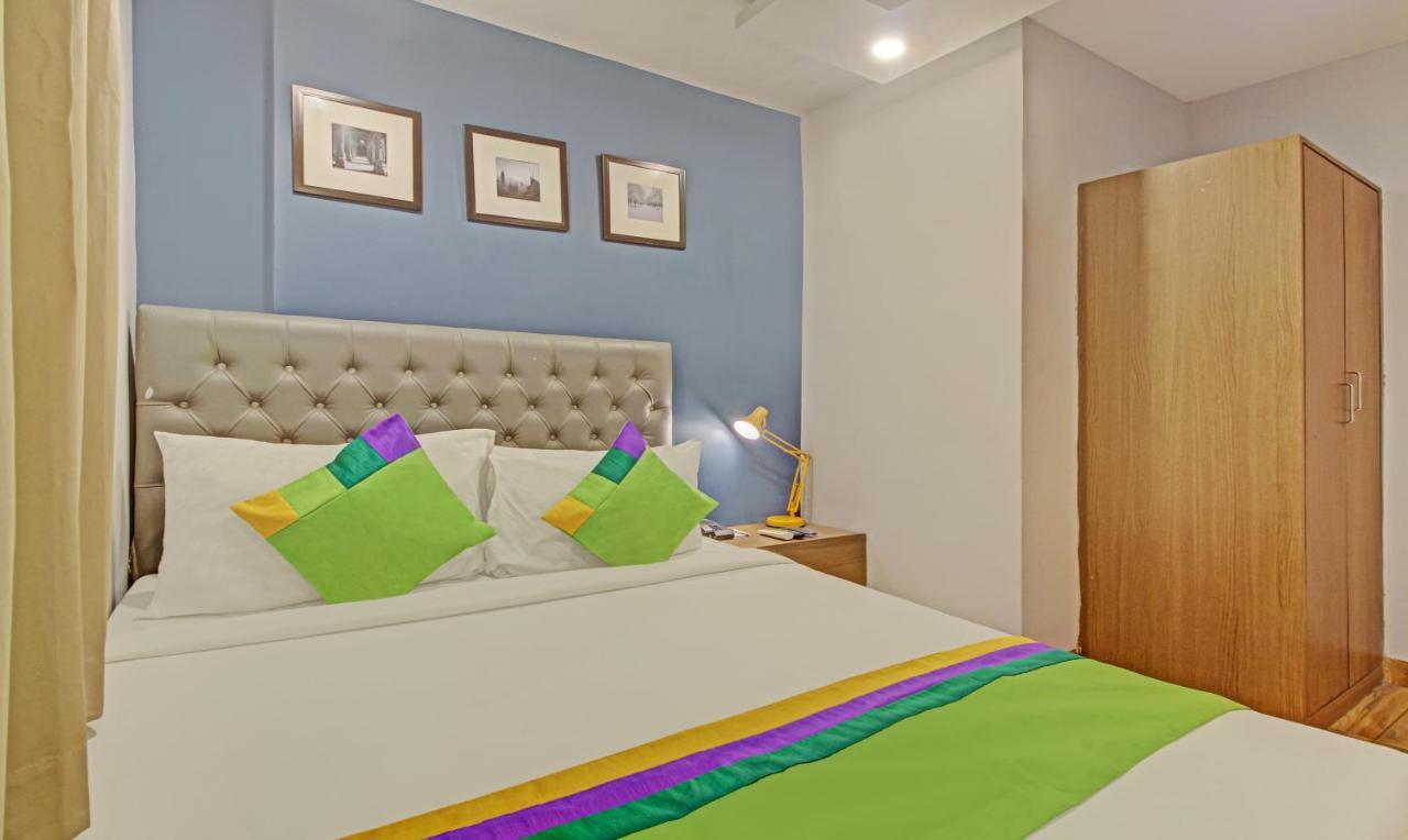 Royal Crowne Near Airport होटल 3*