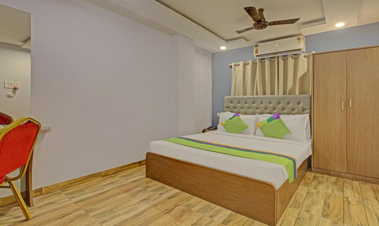 Royal Crowne Near Airport होटल Kolkata
